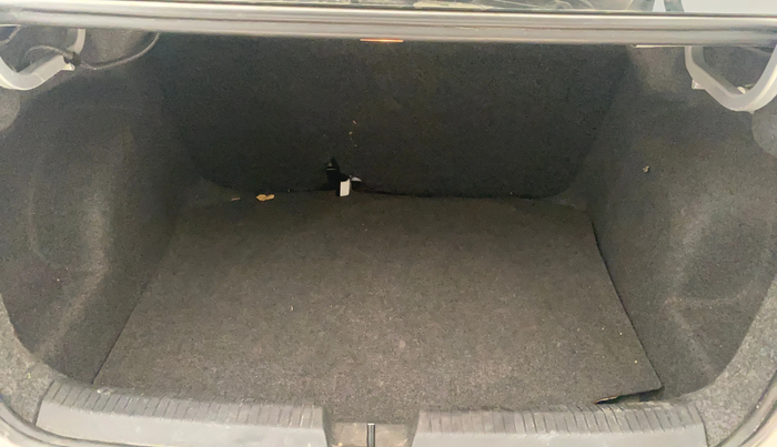 2017 Volkswagen Ameo COMFORTLINE PLUS 1.2L, Petrol, Manual, 84,816 km, Boot Inside