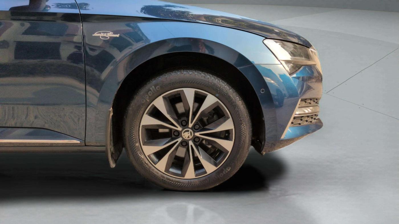 2021 Skoda Superb L&K 2.0 TSI AT, Petrol, Automatic, 33,492 km, Right Front Wheel