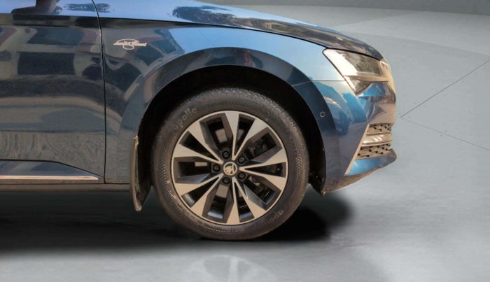 2021 Skoda Superb L&K 2.0 TSI AT, Petrol, Automatic, 33,492 km, Right Front Wheel