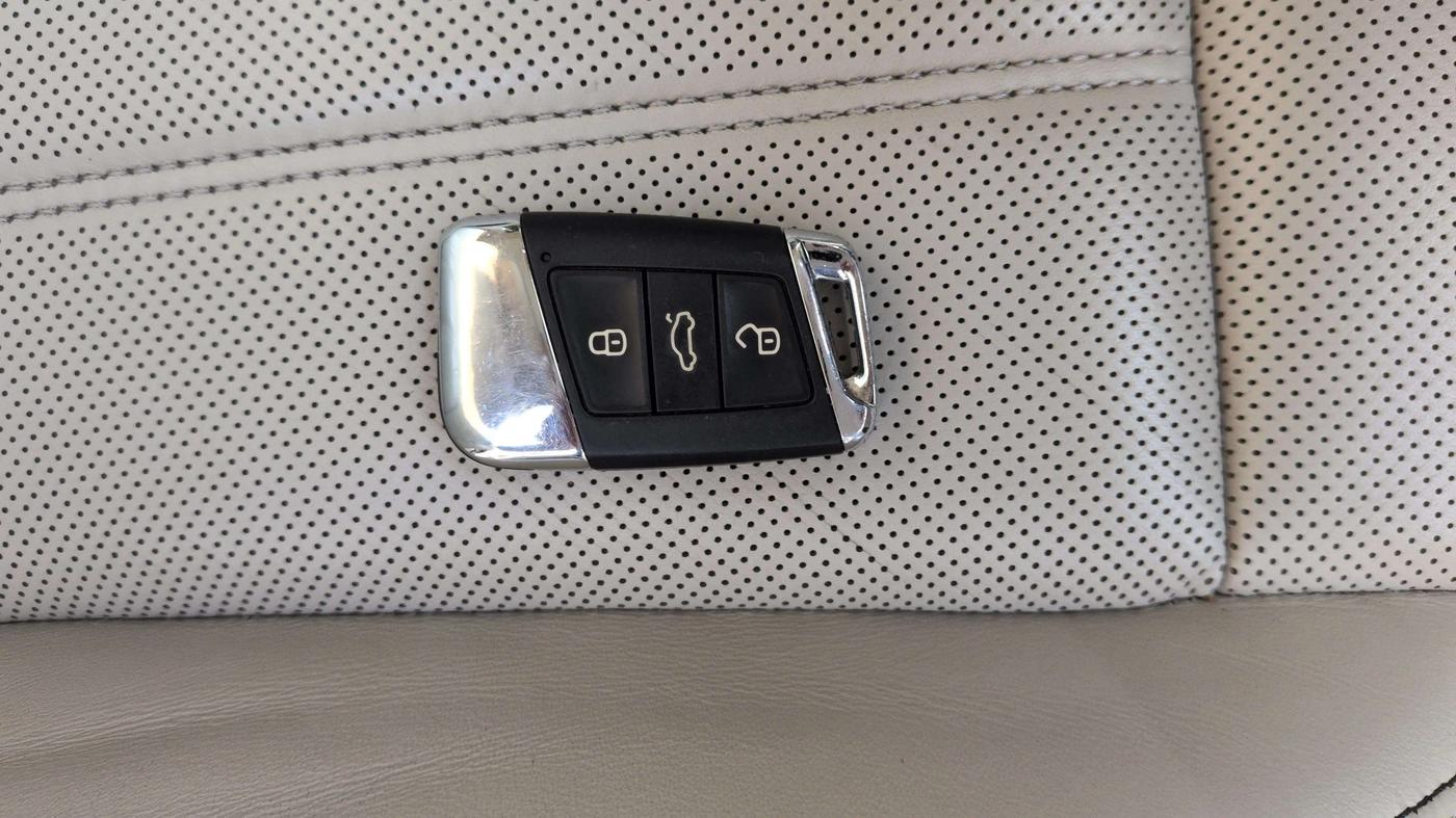 2021 Skoda Superb L&K 2.0 TSI AT, Petrol, Automatic, 33,492 km, Key Close Up