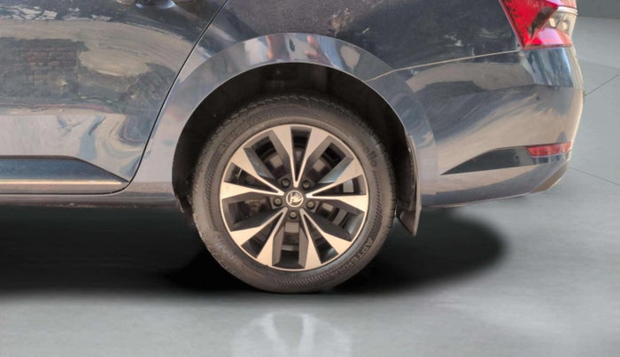 2021 Skoda Superb L&K 2.0 TSI AT, Petrol, Automatic, 33,492 km, Left Rear Wheel