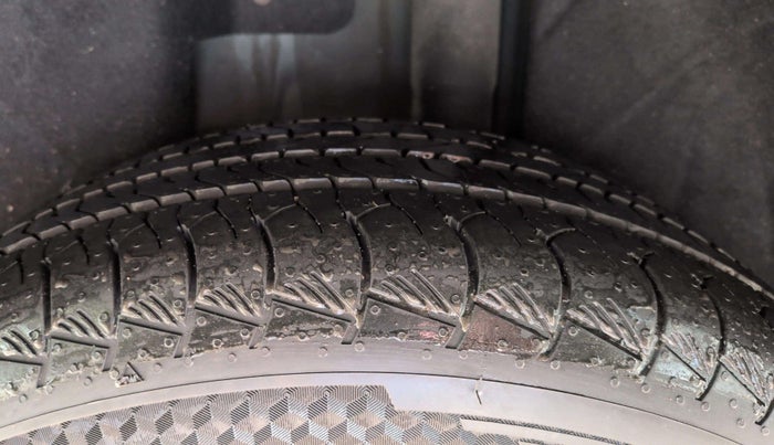 2021 Skoda Superb L&K 2.0 TSI AT, Petrol, Automatic, 33,492 km, Left Rear Tyre Tread