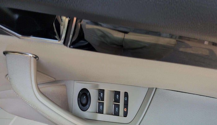 2021 Skoda Superb L&K 2.0 TSI AT, Petrol, Automatic, 33,492 km, Driver Side Door Panels Control