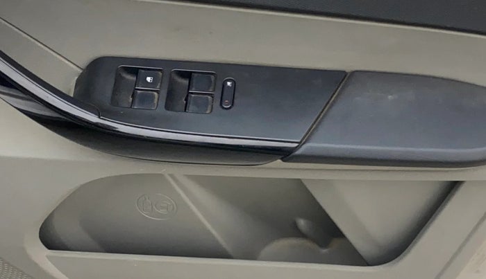 2018 Tata Tiago XZ PETROL, Petrol, Manual, 75,356 km, Driver Side Door Panels Control