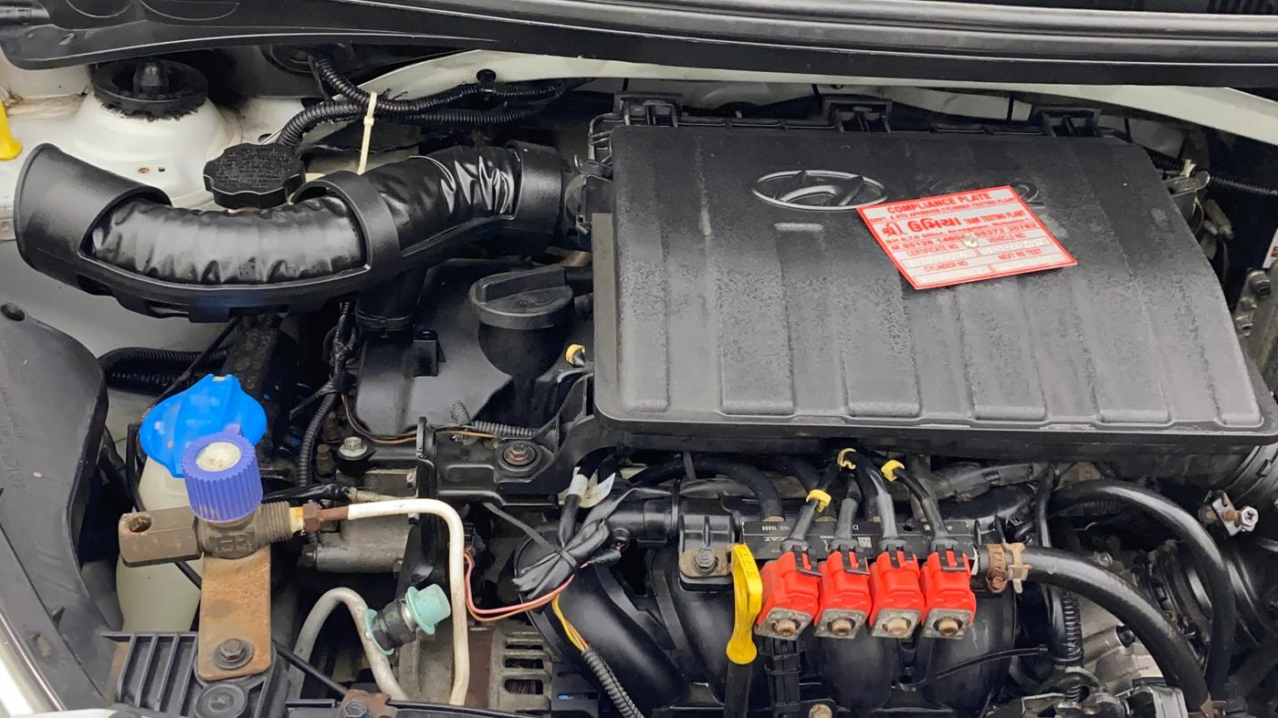 2018 Hyundai Grand i10 SPORTZ AT 1.2 KAPPA VTVT, CNG, Automatic, 87,368 km, Engine View - Right