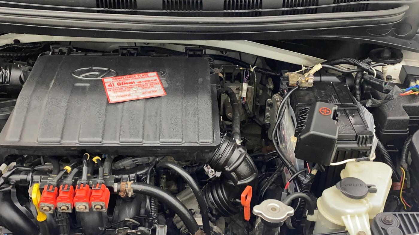 2018 Hyundai Grand i10 SPORTZ AT 1.2 KAPPA VTVT, CNG, Automatic, 87,368 km, Engine View - Left
