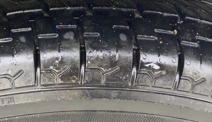 2017 Maruti Alto 800 LXI, Petrol, Manual, 70,340 km, Left Rear Tyre Tread