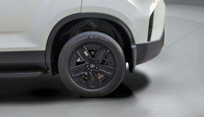 2024 Tata Harrier FEARLESS PLUS DUAL TONE AT, Diesel, Automatic, 19,734 km, Left Rear Wheel