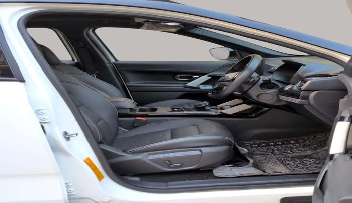 2024 Tata Harrier FEARLESS PLUS DUAL TONE AT, Diesel, Automatic, 19,734 km, Right Side Front Door Cabin