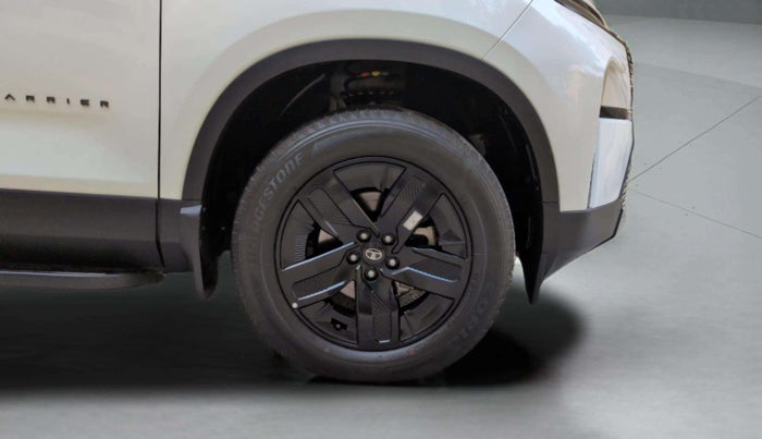 2024 Tata Harrier FEARLESS PLUS DUAL TONE AT, Diesel, Automatic, 19,734 km, Right Front Wheel