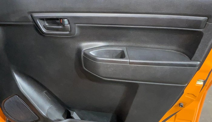 2019 Maruti S PRESSO VXI PLUS AMT, Petrol, Automatic, 42,450 km, Driver Side Door Panels Control