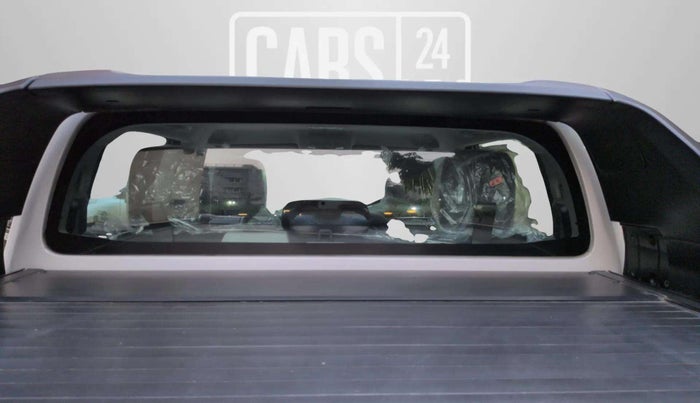 2024 Toyota HILUX HIGH 4X4 AT, Diesel, Automatic, 10,070 km, Rear Windshield