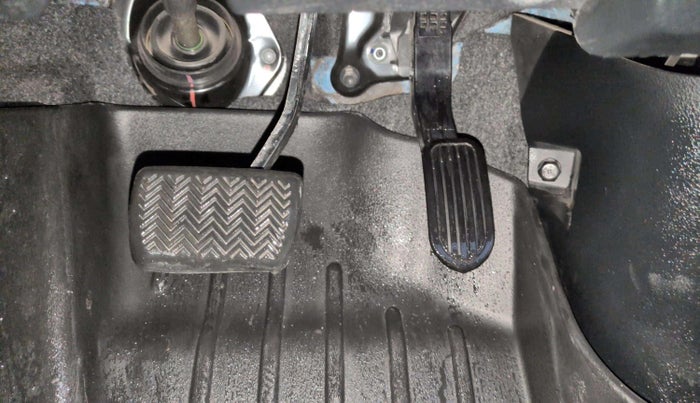 2024 Toyota HILUX HIGH 4X4 AT, Diesel, Automatic, 10,070 km, Pedals