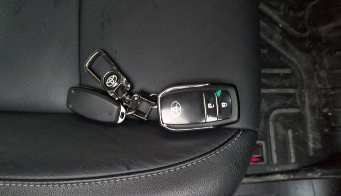 2024 Toyota HILUX HIGH 4X4 AT, Diesel, Automatic, 10,070 km, Key Close Up