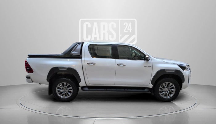 2024 Toyota HILUX HIGH 4X4 AT, Diesel, Automatic, 10,070 km, Right Side View