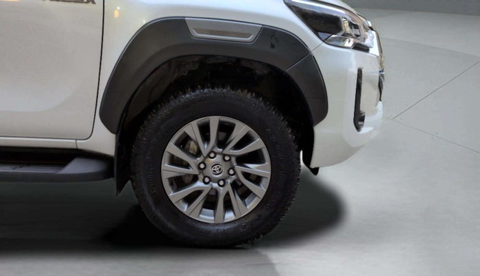 2024 Toyota HILUX HIGH 4X4 AT, Diesel, Automatic, 10,070 km, Right Front Wheel