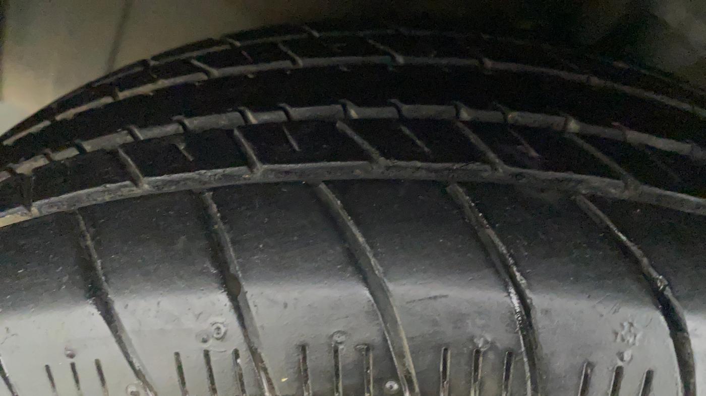 2012 Hyundai i20 MAGNA O 1.2, Petrol, Manual, 45,535 km, Left Front Tyre Tread