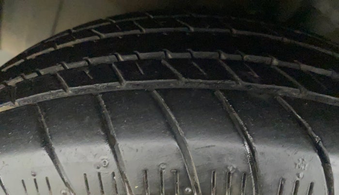 2012 Hyundai i20 MAGNA O 1.2, Petrol, Manual, 45,535 km, Left Front Tyre Tread