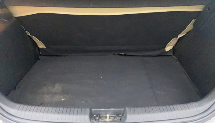 2012 Hyundai i20 MAGNA O 1.2, Petrol, Manual, 45,535 km, Boot Inside