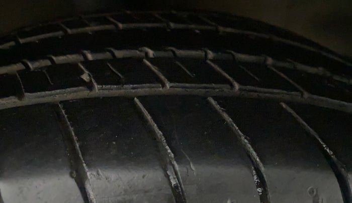 2012 Hyundai i20 MAGNA O 1.2, Petrol, Manual, 45,535 km, Right Rear Tyre Tread