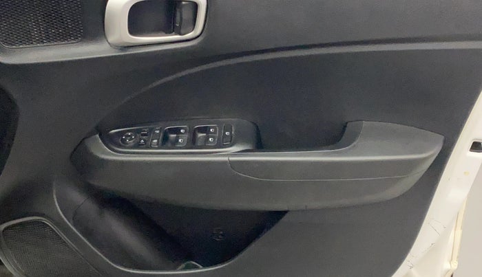 2019 Hyundai VENUE SX 1.0 TURBO, Petrol, Manual, 63,145 km, Driver Side Door Panels Control