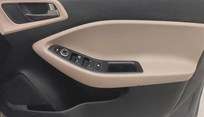 2016 Hyundai Elite i20 SPORTZ 1.2, Petrol, Manual, 71,856 km, Driver Side Door Panels Control