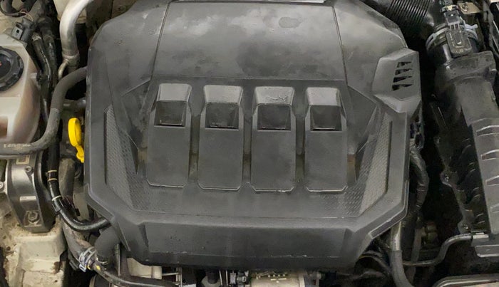 2022 Skoda Octavia STYLE 2.0, Petrol, Automatic, 47,591 km, Engine View - Right