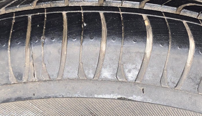 2015 Hyundai Grand i10 ASTA (O) 1.2 KAPPA VTVT, Petrol, Manual, 41,896 km, Right Rear Tyre Tread