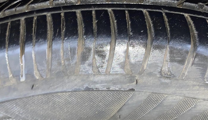 2015 Hyundai Grand i10 ASTA (O) 1.2 KAPPA VTVT, Petrol, Manual, 41,896 km, Right Front Tyre Tread