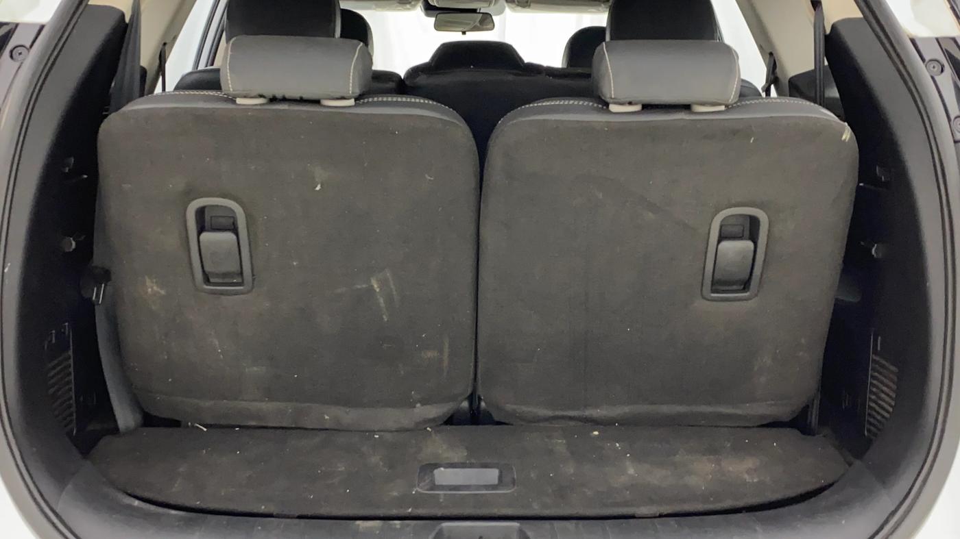 2022 Mahindra XUV700 AX 7 LUXURY P AT 7 STR, Petrol, Automatic, 38,547 km, Boot Inside