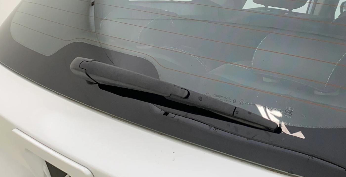 2022 Mahindra XUV700 AX 7 LUXURY P AT 7 STR, Petrol, Automatic, 38,547 km, Rear Wiper