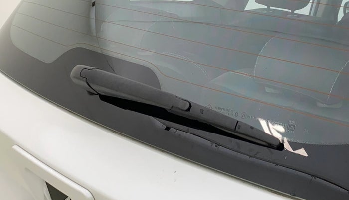 2022 Mahindra XUV700 AX 7 LUXURY P AT 7 STR, Petrol, Automatic, 38,547 km, Rear Wiper