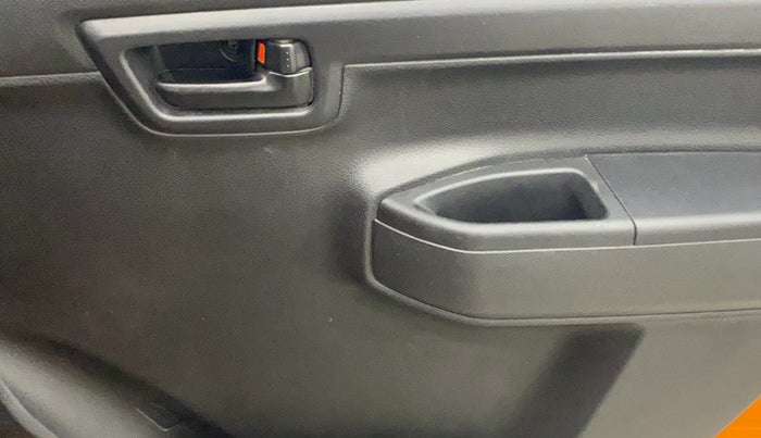 2020 Maruti S PRESSO VXI+, Petrol, Manual, 28,742 km, Driver Side Door Panels Control