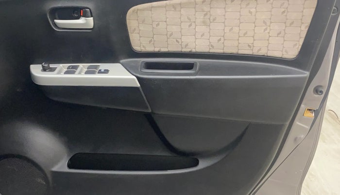2013 Maruti Wagon R 1.0 VXI, Petrol, Manual, 34,301 km, Driver Side Door Panels Control