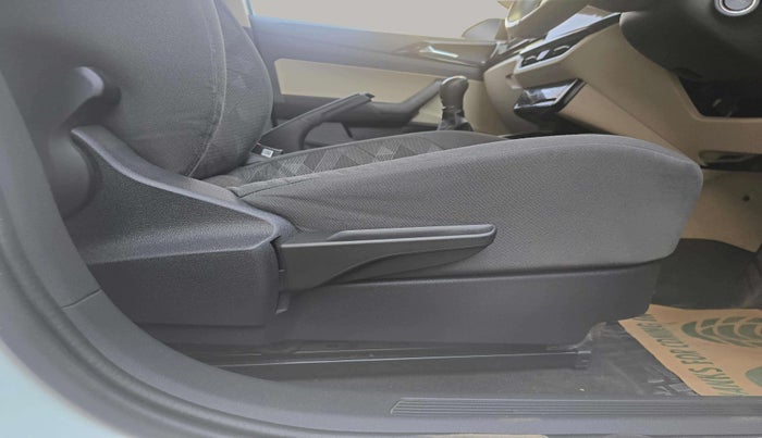 2024 Skoda SLAVIA AMBITION 1.0L TSI MT, Petrol, Manual, 18,401 km, Driver Side Adjustment Panel