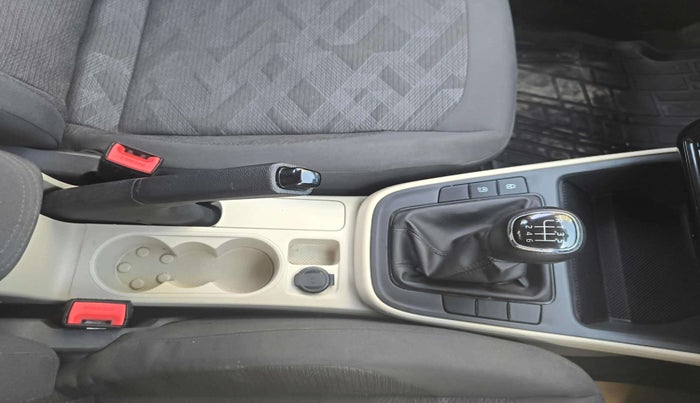 2024 Skoda SLAVIA AMBITION 1.0L TSI MT, Petrol, Manual, 18,401 km, Gear Lever