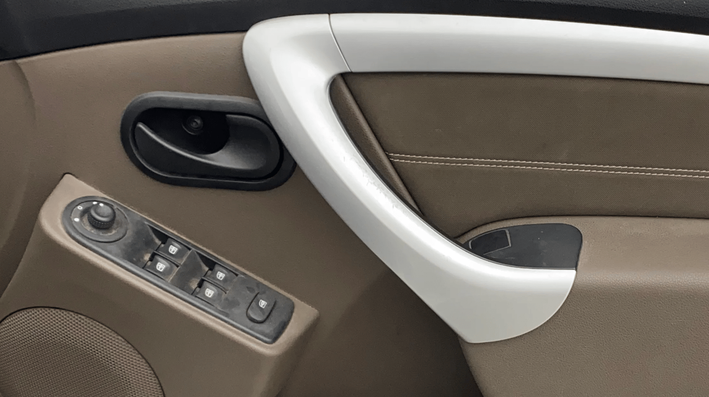 2017 Renault Duster RXL PETROL, Petrol, Manual, 42,541 km, Driver Side Door Panels Control