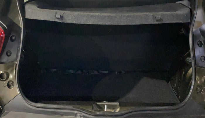 2022 Renault Kwid RXT 1.0, Petrol, Manual, 25,914 km, Boot Inside