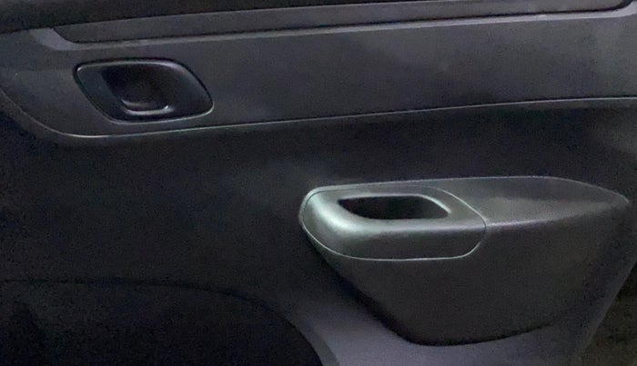 2022 Renault Kwid RXT 1.0, Petrol, Manual, 25,914 km, Driver Side Door Panels Control