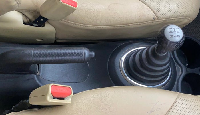 2015 Honda Amaze 1.2L I-VTEC S, Petrol, Manual, 67,991 km, Gear Lever