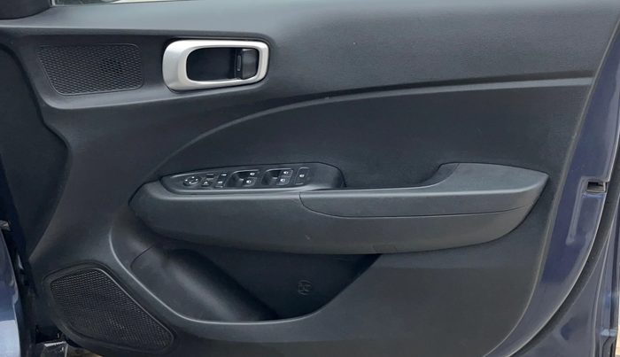 2021 Hyundai VENUE SX 1.0 TURBO, Petrol, Manual, 44,609 km, Driver Side Door Panels Control