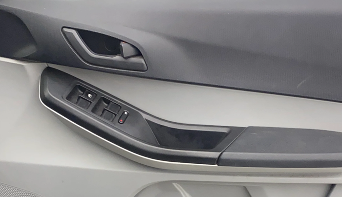 2021 Tata Tiago XT (O) PETROL, Petrol, Manual, 27,695 km, Driver Side Door Panels Control