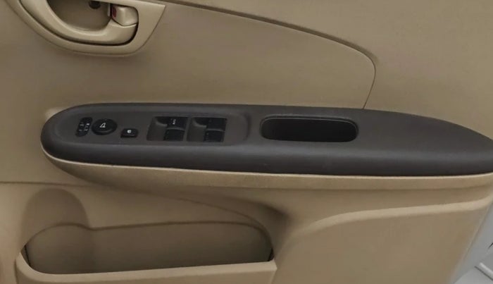2013 Honda Amaze 1.2L I-VTEC S, Petrol, Manual, 39,447 km, Driver Side Door Panels Control