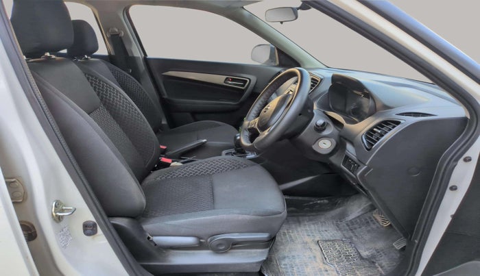 2018 Maruti Vitara Brezza ZDI AMT, Diesel, Automatic, 55,196 km, Right Side Front Door Cabin