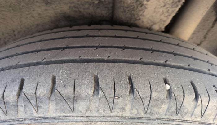 2018 Maruti Vitara Brezza ZDI AMT, Diesel, Automatic, 55,196 km, Left Front Tyre Tread