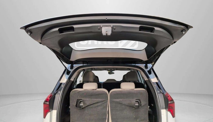 2022 Mahindra XUV700 AX 5 P MT 7 STR, Petrol, Manual, 41,024 km, Boot Door Open