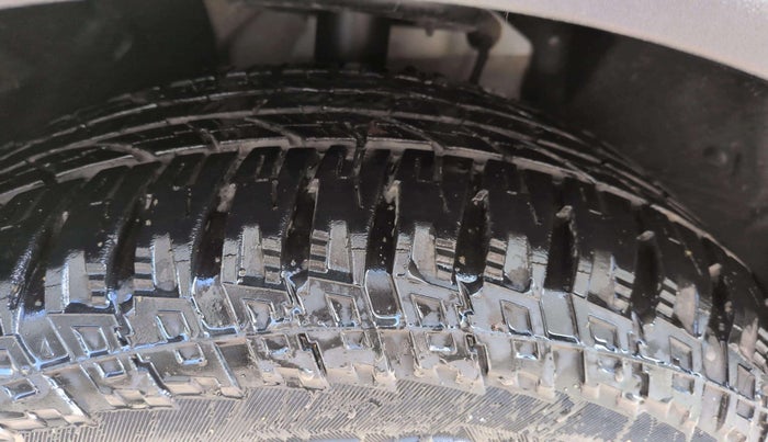 2022 Mahindra XUV700 AX 5 P MT 7 STR, Petrol, Manual, 41,024 km, Right Rear Tyre Tread