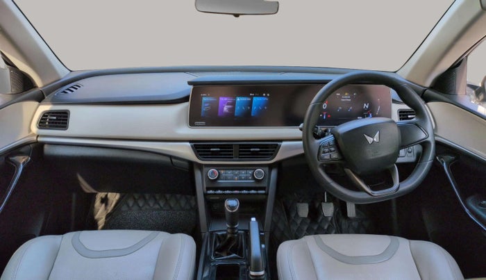 2022 Mahindra XUV700 AX 5 P MT 7 STR, Petrol, Manual, 41,024 km, Dashboard