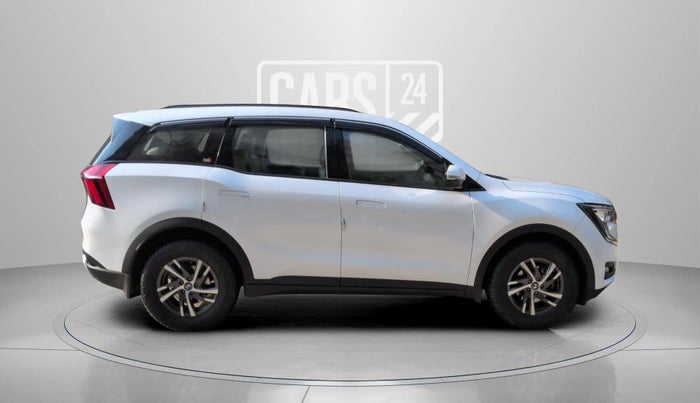 2022 Mahindra XUV700 AX 5 P MT 7 STR, Petrol, Manual, 41,024 km, Right Side View