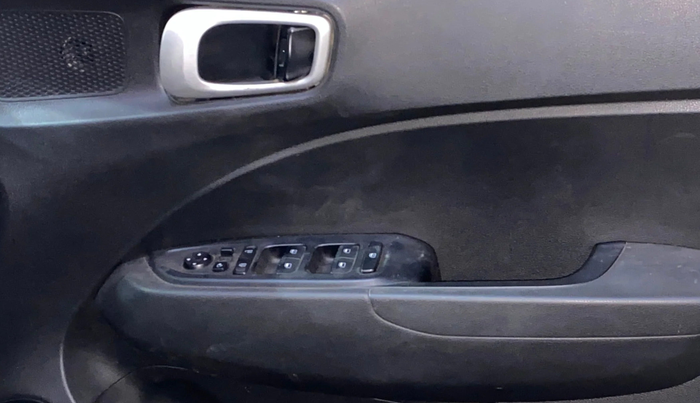 2021 Hyundai VENUE SX 1.0 TURBO IMT, Petrol, Manual, 51,970 km, Driver Side Door Panels Control